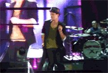 GIF animado (11989) Bruno mars bailando