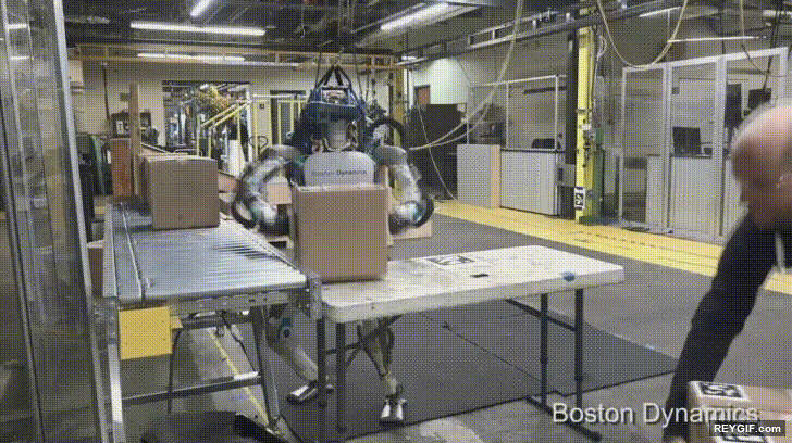 GIF animado (116385) Cuando tu companero de trabajo es un robot
