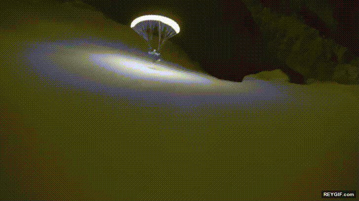 GIF animado (116596) El paraski paracaidas y esqui extremo ahora de noche