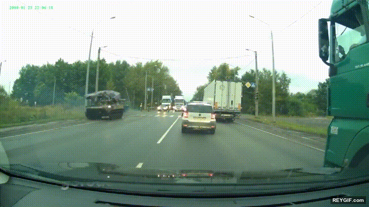 GIF animado (116394) El tipico dia en las carreteras de rusia