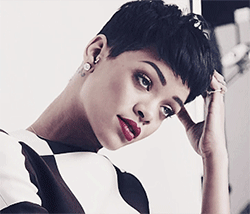 GIF animado (12161) Rihanna riendo
