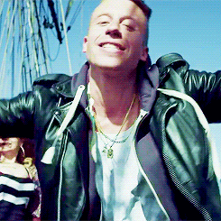 GIF animado (12275) Videoclip cant hold us