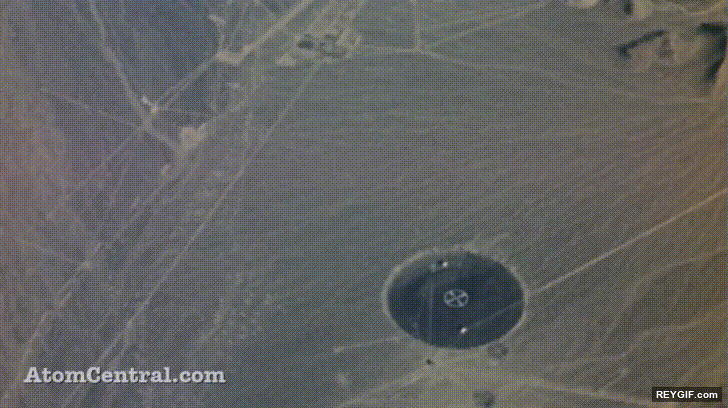 GIF animado (116652) Vista aerea de una explosion atomica