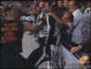 GIF animado (24223) Abuela defensora