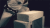 GIF animado (15131) Karateca partiendo ladrillo