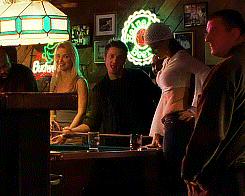 Imagen GIF de Brian jim bar animado