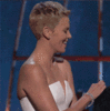 GIF animado (67146) Charlize theron riendo