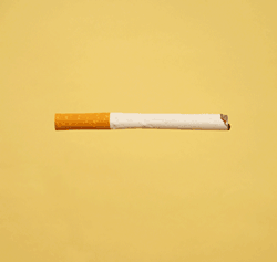 GIF animado (65819) Cigarro amarillo