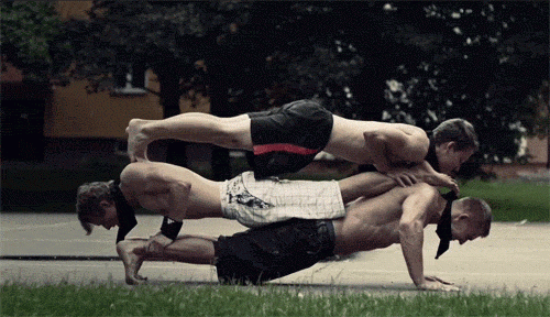 GIF animado (70396) Hombres haciendo flexiones