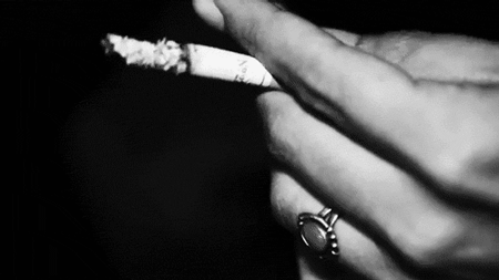 GIF animado (65832) Mano cigarro