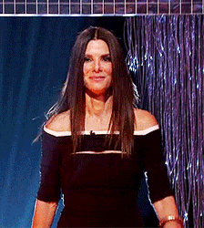 Imagen GIF de Sandra bullock andando animado