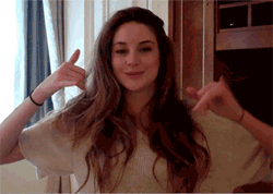 Imagen GIF de Shailene woodley divertida animado