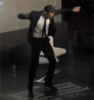 GIF animado (67012) Tom hiddleston bailando