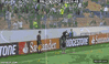 GIF animado (89885) Aficionados trolleando al arbitro