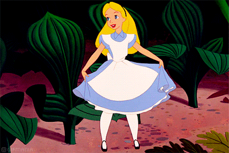 Imagen GIF de Alicia sentandose animado