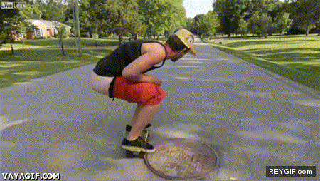 GIF animado (90044) Cagando sobre skate en la via publica