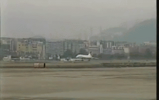 GIF animado (77730) Concorde aterrizando