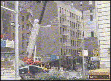 GIF animado (86812) Demolition car