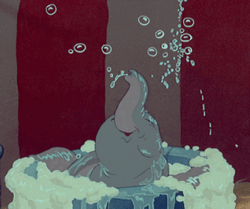 GIF animado (82474) Dumbo banandose