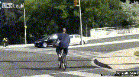 GIF animado (89996) Estoy borracho mejor voy en bici