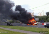 GIF animado (90025) Explosion en medio de la carretera