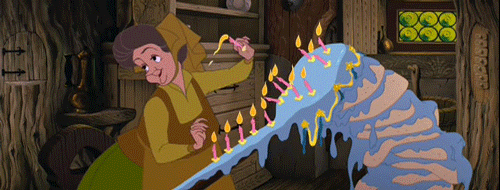 GIF animado (82075) Fauna poniendo las velas en el pastel