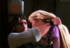 GIF animado (82546) Flynn cortando pelo rapunzel