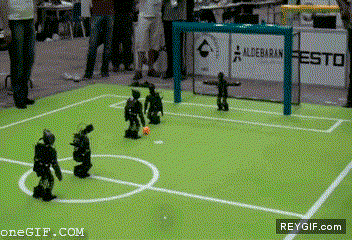 GIF animado (89793) Futbol con robots que dinamismo que velocidad