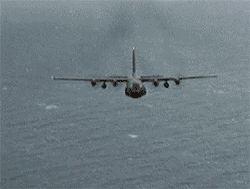 GIF animado (77960) Lockheed c hercules con fuegos artificiales