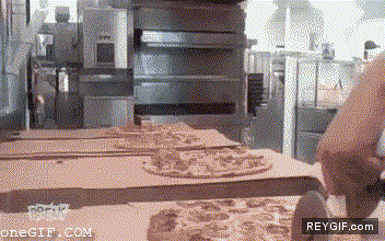 GIF animado (89682) Master en cortar pizzas