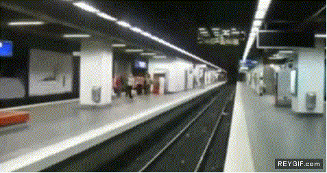 GIF animado (87333) Parkour en el metro