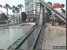 GIF animado (89070) Quien dice que no hay danos colaterales en los parques de atracciones