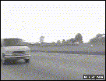 GIF animado (86551) Un regalito para los del coche