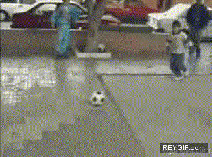 GIF animado (87566) Ya os dije que pintar la piedra como si fuera una pelota no era buena idea