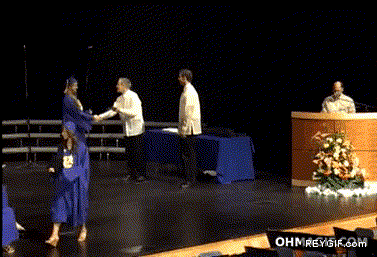 GIF animado (90865) A veces bailar en una graduacion no acaba bien