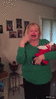 GIF animado (94529) Abuela emocionada conociendo a su nieta