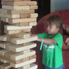 GIF animado (95817) Aprendiendo a jugar a jenga por las malas
