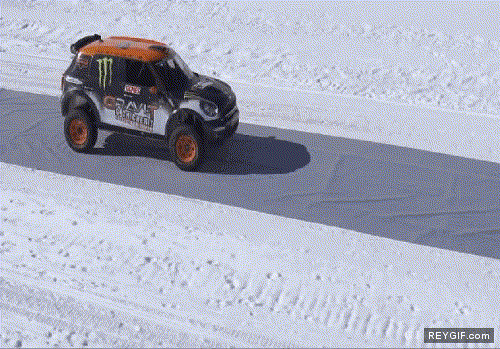 GIF animado (90815) Backflip en un coche impresionante