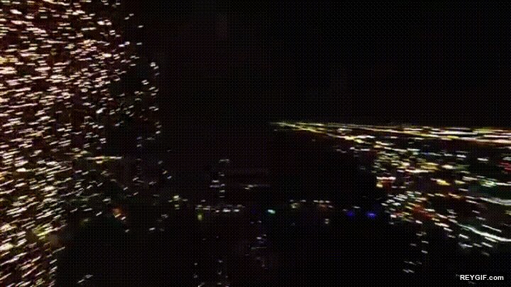 GIF animado (95696) Como se ven los fuegos artificiales a traves de un dron