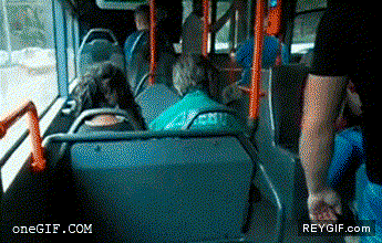 GIF animado (90442) Como trollear en un autobus