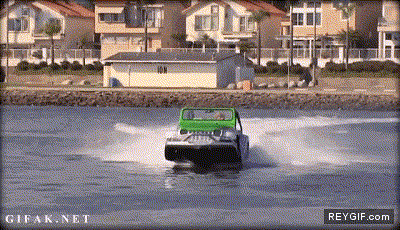 GIF animado (92971) Con todos ustedes el jeep anfibio