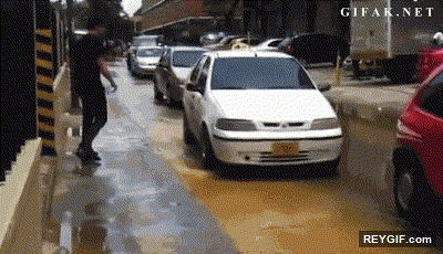 GIF animado (93849) Cruzar un charco y mojarme los pies paso mejor cojo un taxi