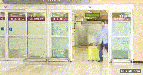 GIF animado (96452) Cuando te crees el p amo y llegas al aeropuerto