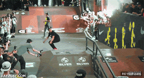 GIF animado (92717) Doble 360ordm backflip mis respetos a este skater