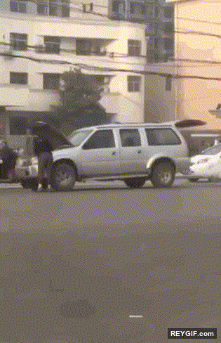 GIF animado (96458) El coche de snoop dogg cuando sale a dar una vuelta por la ciudad