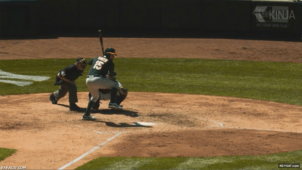 GIF animado (93615) El efecto matrix llevado al baseball repeticiones asi si que molan