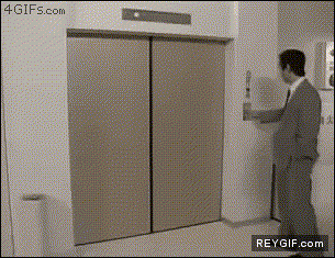 GIF animado (91828) En japon hasta los ascensores te obligan a hacer ejercicio