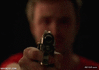 GIF animado (91467) Estes en la direccion que estes la pistola siempre te apuntara