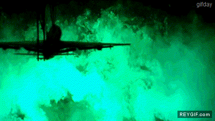 GIF animado (90531) Esto es lo que pasa cuando un avion atraviesa una nube