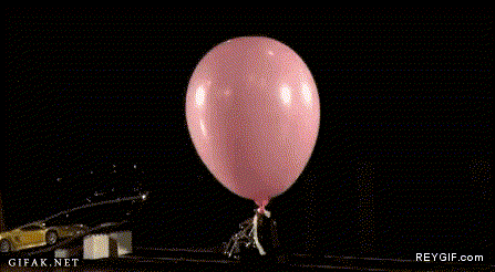 GIF animado (90687) Explosion de globo de hidrogeno mediante coche teledirigido